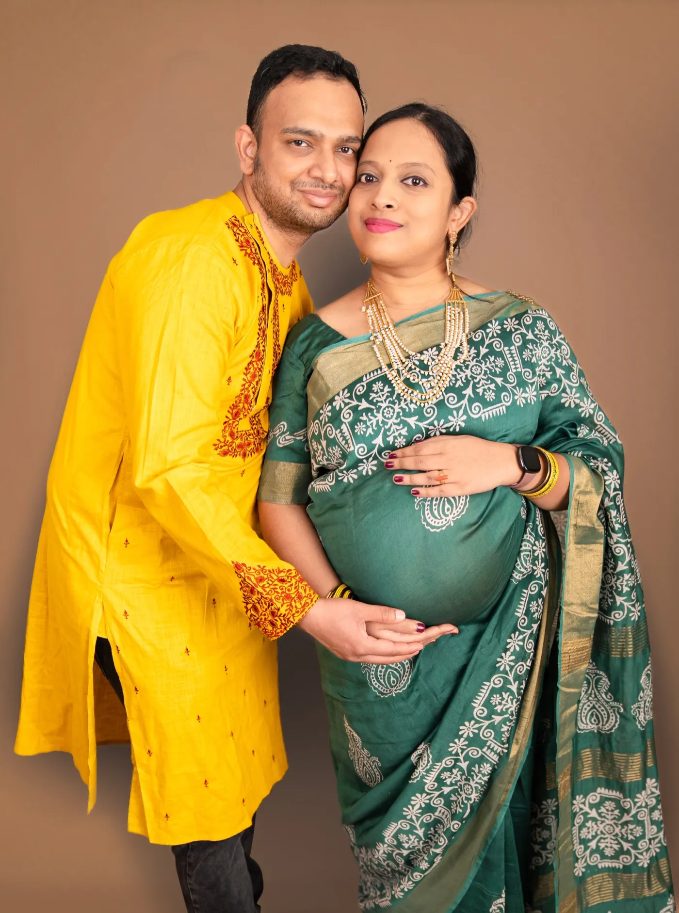 A maternity portrait photographed in Berlin.