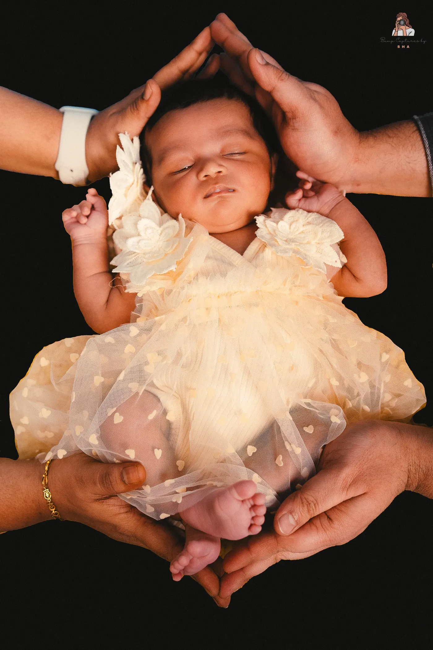 A newborn photographed in the studio in Berlin.